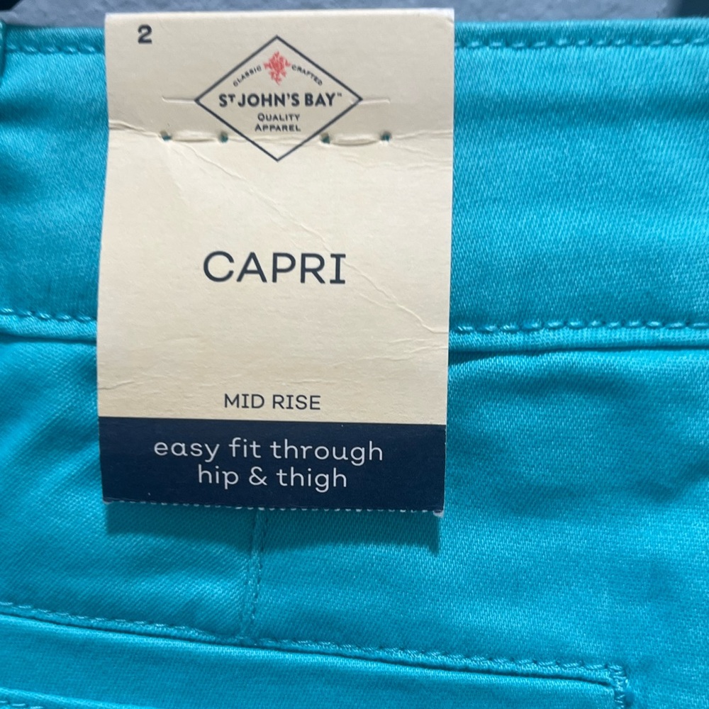 NWT Saint Johns Bay Capris - Picture 7 of 7